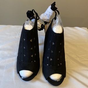 Shoe Dazzle Open Toe Strap Ankle Booties - Black